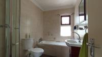 Bathroom 1 - 7 square meters of property in Linden