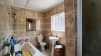 Main Bathroom - 7 square meters of property in Palm Ridge