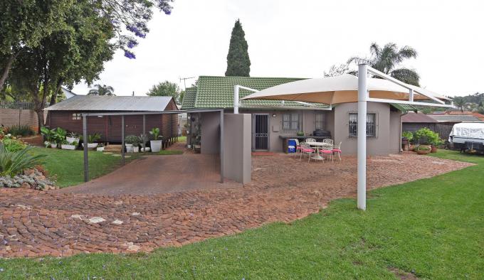 3 Bedroom House for Sale For Sale in Strubensvallei - MR657733