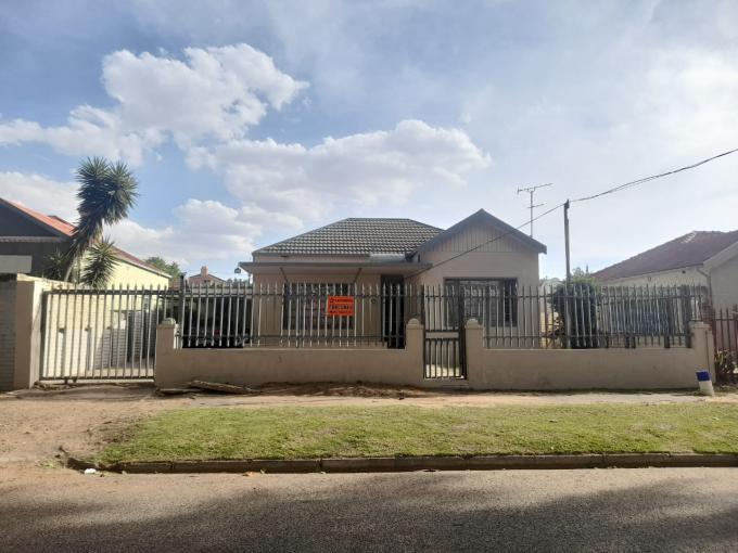 5 Bedroom House for Sale For Sale in Turffontein - MR657735