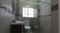 Main Bathroom - 4 square meters of property in Eden Glen