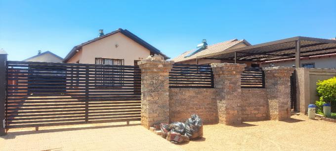 3 Bedroom House for Sale For Sale in Soshanguve - MR657738