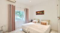 Bed Room 1 - 18 square meters of property in Dawncliffe