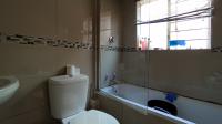 Bathroom 1 - 5 square meters of property in Ferndale - JHB