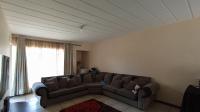 Lounges - 22 square meters of property in Ferndale - JHB