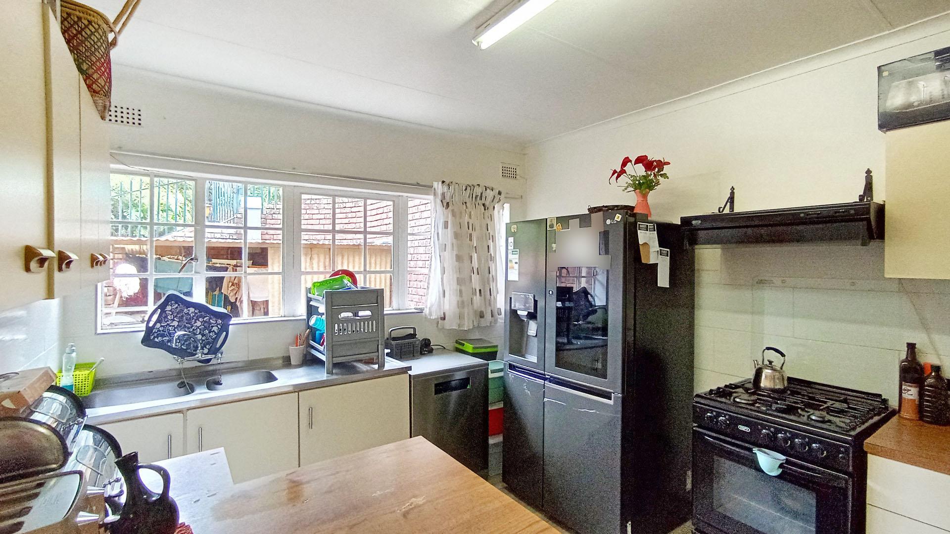 Kitchen - 16 square meters of property in Chase Valley