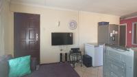 Lounges - 14 square meters of property in Soshanguve