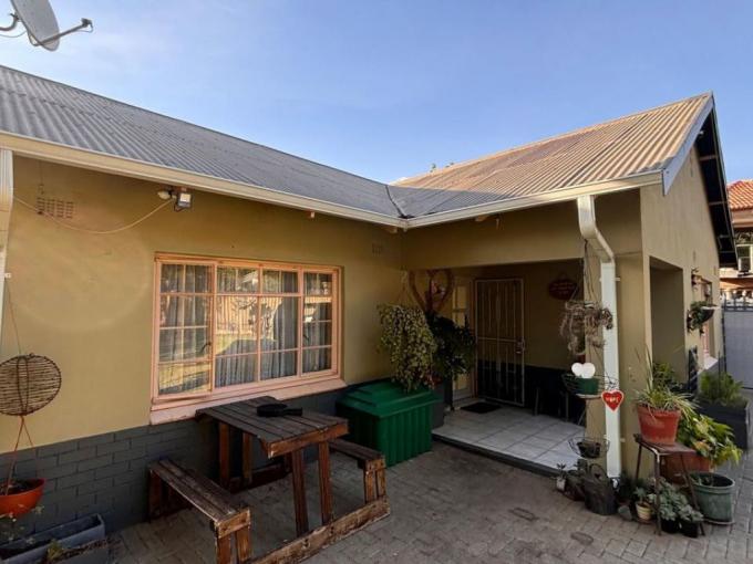 3 Bedroom House for Sale For Sale in Vanderbijlpark - MR657766