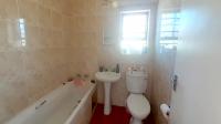 Bathroom 1 of property in Parsons Vlei