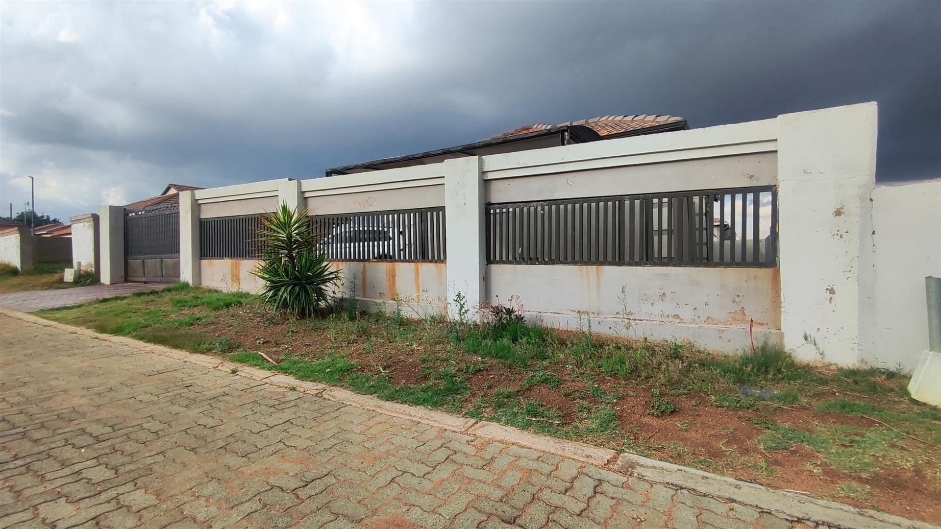 Front View of property in Heidelberg - GP