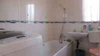 Bathroom 1 - 5 square meters of property in Protea Glen