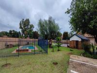 Entertainment of property in Rooihuiskraal North