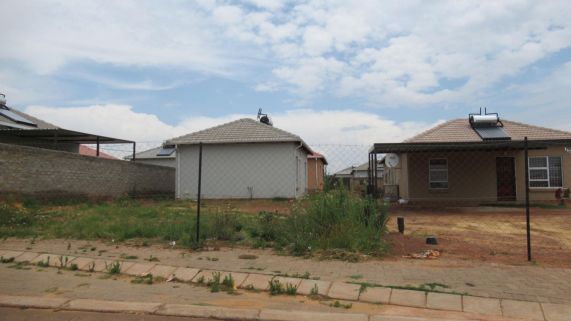 Front View of property in Lehae