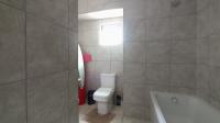 Bathroom 2 - 7 square meters of property in Karenpark