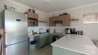 Kitchen - 12 square meters of property in Karenpark