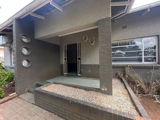 Commercial to Rent in Rustenburg - Property to rent - MR657980