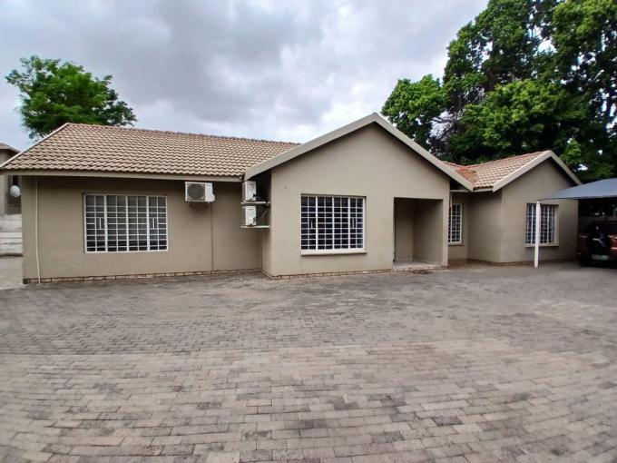 Commercial to Rent in Rustenburg - Property to rent - MR657982