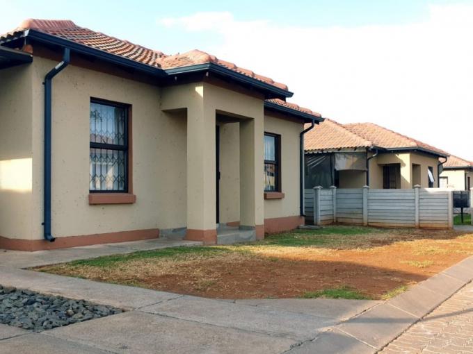 2 Bedroom House for Sale For Sale in Waterval East - MR658004