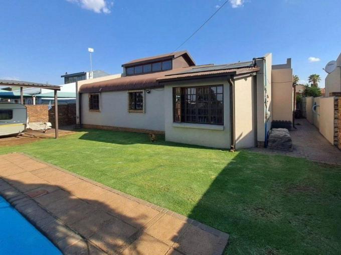 3 Bedroom House for Sale For Sale in Middelburg - MP - MR658052