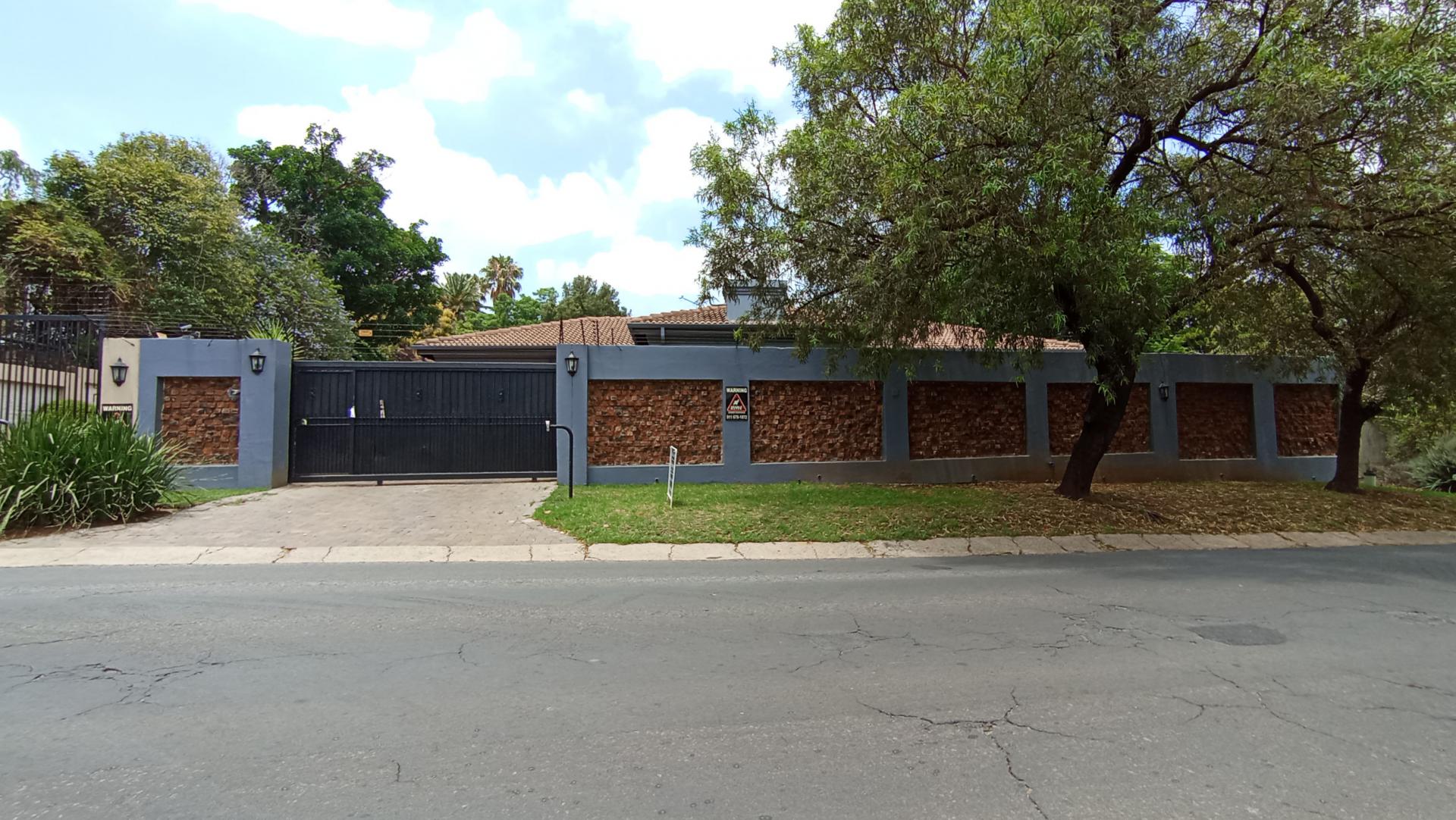 Front View of property in Northcliff