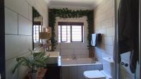 Bathroom 1 - 6 square meters of property in Northcliff