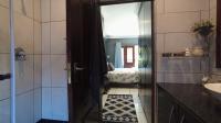 Main Bathroom - 6 square meters of property in Northcliff