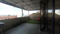 Balcony - 30 square meters of property in Killarney