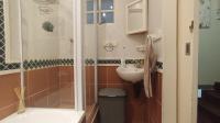 Bathroom 1 - 4 square meters of property in Killarney