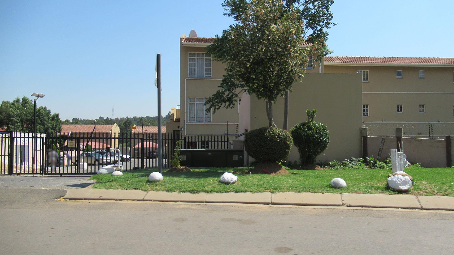 Front View of property in Naturena