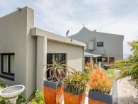  of property in Bloubergstrand