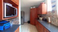 Kitchen - 19 square meters of property in Mountain View