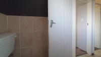 Bathroom 2 - 4 square meters of property in Mountain View