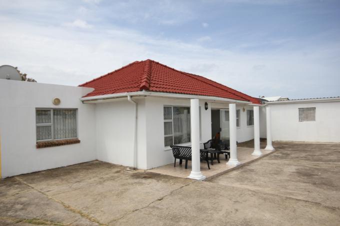 3 Bedroom House for Sale For Sale in Amalinda - MR658323