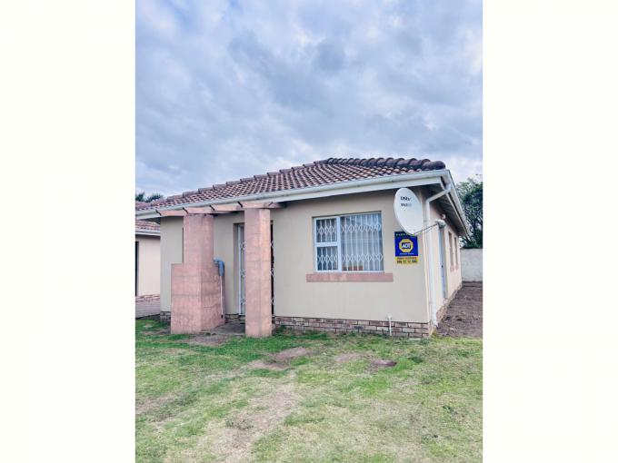 3 Bedroom Sectional Title for Sale For Sale in Amalinda - MR658333