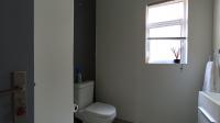 Guest Toilet - 6 square meters of property in Fourways