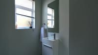 Guest Toilet - 6 square meters of property in Fourways