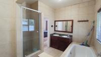 Main Bathroom - 9 square meters of property in Woodside