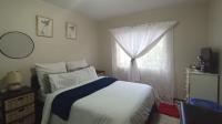 Main Bedroom - 14 square meters of property in Annlin West