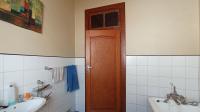 Bathroom 1 - 15 square meters of property in Kensington - JHB