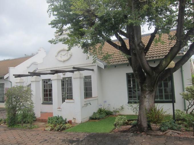 2 Bedroom Sectional Title for Sale For Sale in Die Hoewes - MR658404