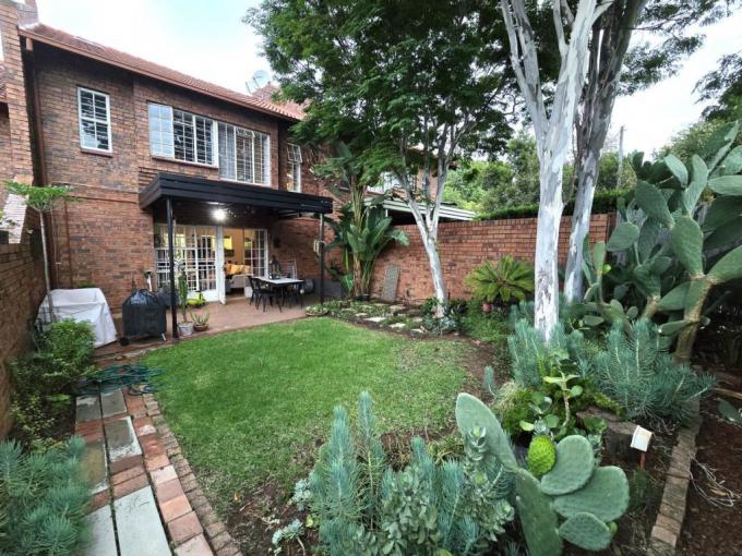 3 Bedroom Simplex for Sale For Sale in Garsfontein - MR658408