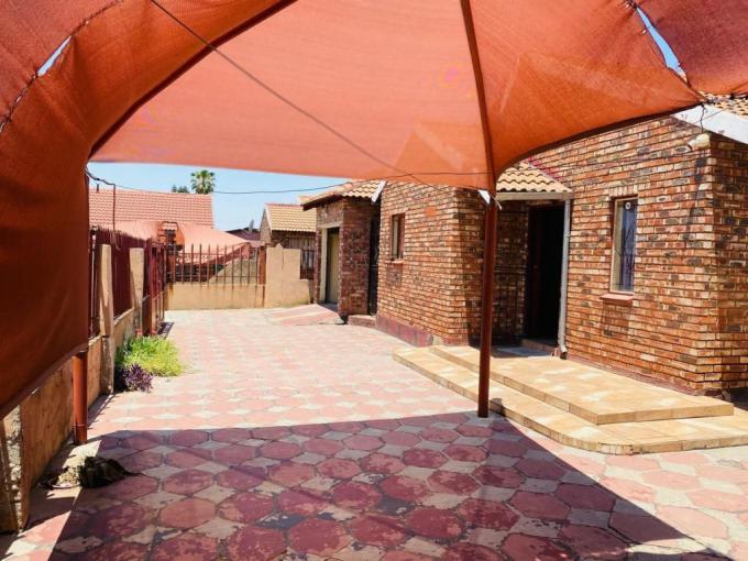 4 Bedroom House for Sale For Sale in Rustenburg North - MR658436