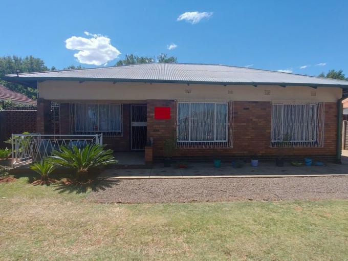 2 Bedroom House for Sale For Sale in Vanderbijlpark - MR658446