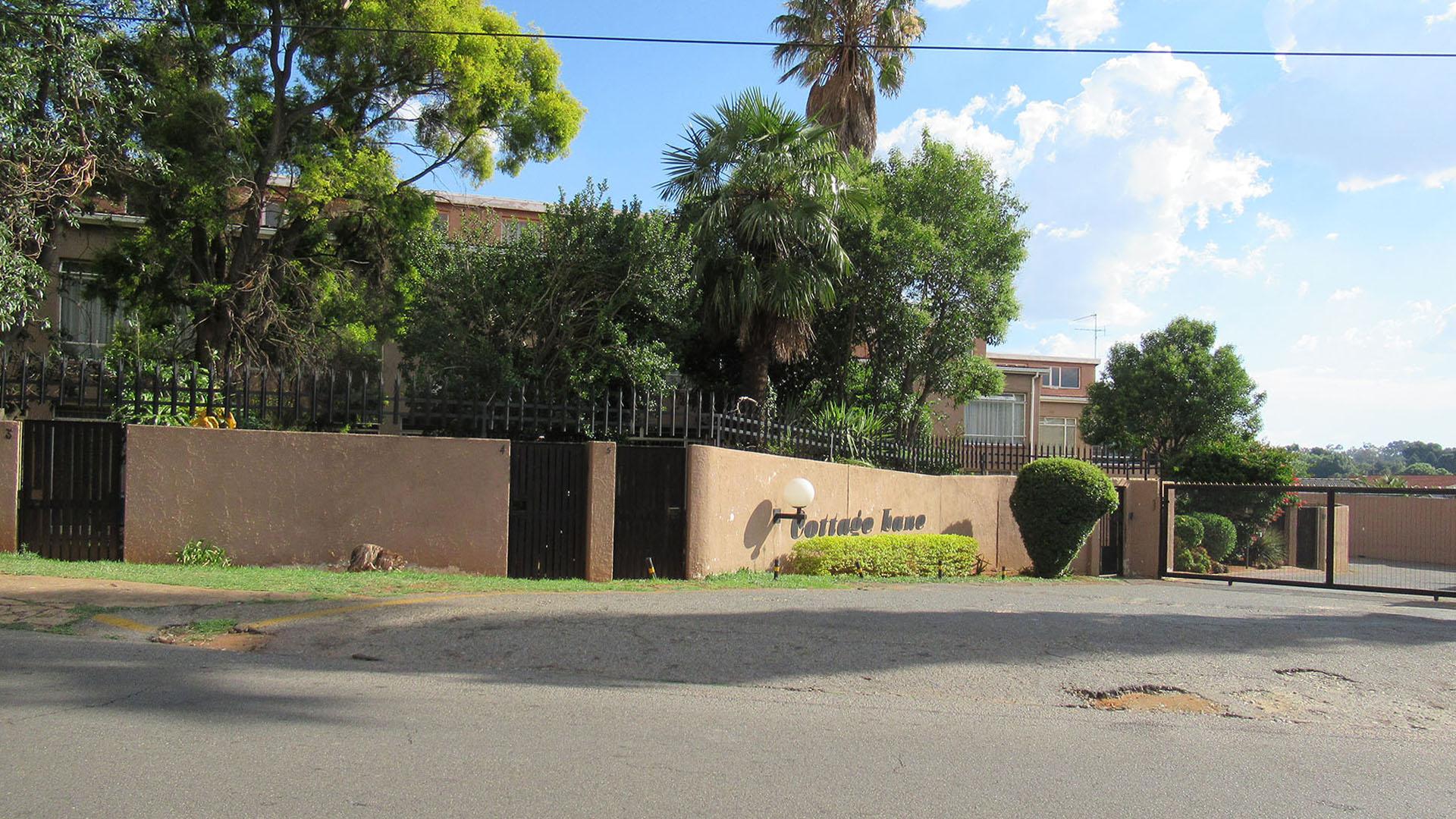 Front View of property in Florida