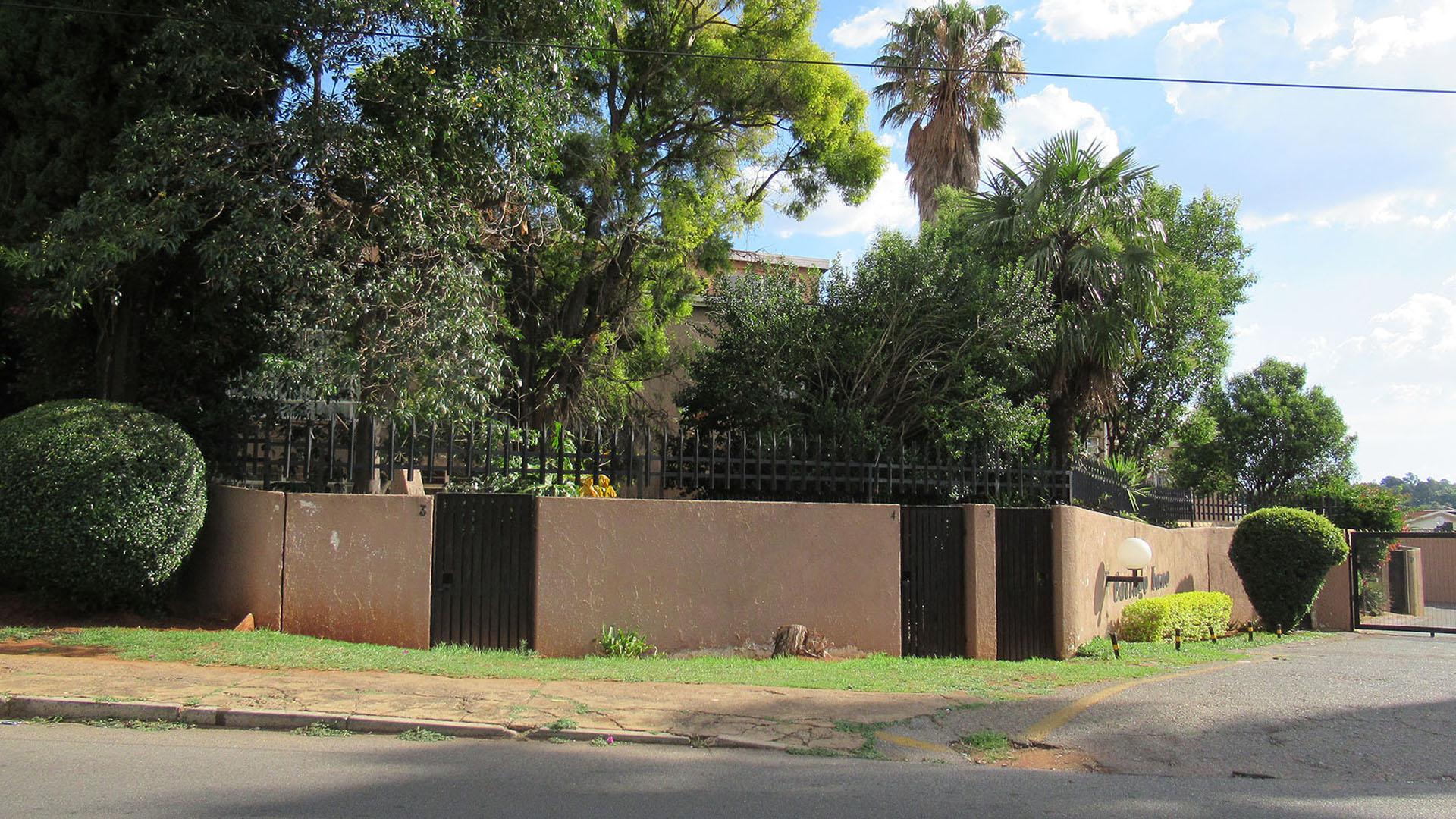 Front View of property in Florida