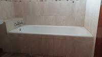 Bathroom 1 of property in Potchefstroom