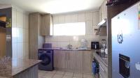 Kitchen - 11 square meters of property in Discovery