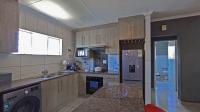 Kitchen - 11 square meters of property in Discovery