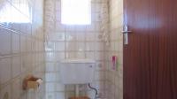 Bathroom 2 - 2 square meters of property in Greenhills