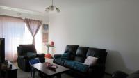 Lounges - 23 square meters of property in Greenhills